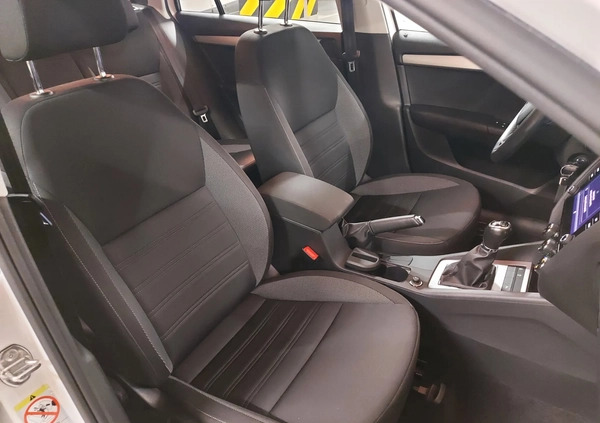 Skoda Octavia cena 53900 przebieg: 147500, rok produkcji 2020 z Poznań małe 191